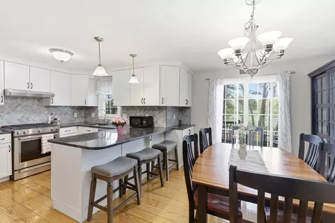 200 Wellman Ave #1, Chelmsford, MA 01863
