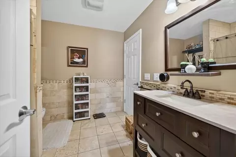 Bath - 8 Alsop St, Fall River, MA 02723 photo 1 of 4
