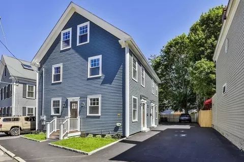 25 Carter St #A, Newburyport, MA 01950