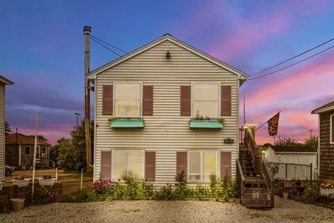 34 Cable Ave, Salisbury, MA 01952