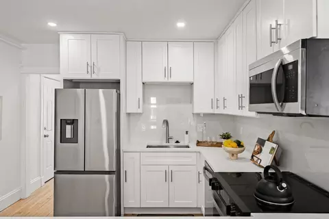60 Derby St #4, Somerville, MA 02145