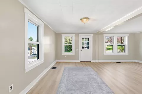 Living - 123 Wilson Ave, Athol, MA 01331 photo 3 of 4