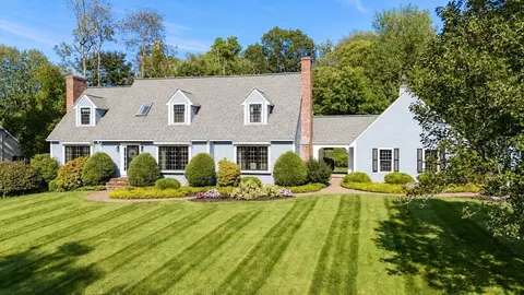 15 Knollcrest Dr, Andover, MA 01810