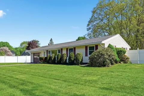 37 Princeton St, Danvers, MA 01923