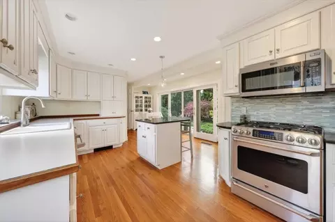 Kitchen - 18 Cottage St, Hingham, MA 02043 photo 4 of 4