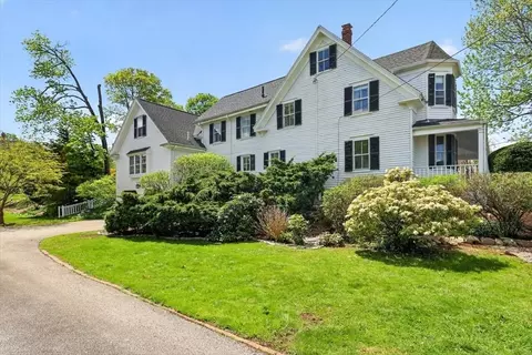 Exterior - 18 Cottage St, Hingham, MA 02043 photo 10 of 10