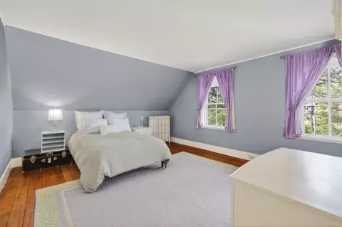Bedroom - 18 Cottage St, Hingham, MA 02043 photo 2 of 2