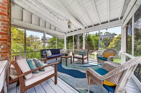 Exterior - 18 Cottage St, Hingham, MA 02043 photo 6 of 10