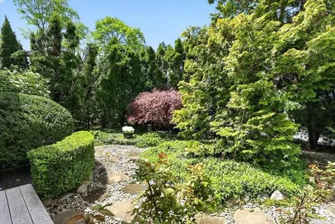 Exterior - 18 Cottage St, Hingham, MA 02043 photo 5 of 10