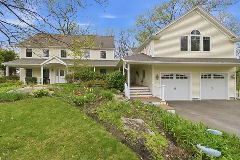 9 Woodcliffe Rd, Lexington, MA 02421