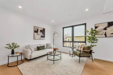 3992 Washington St #303, Roslindale, MA 02131
