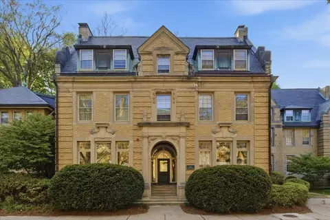 65 Glen Rd #H1, Brookline, MA 02445