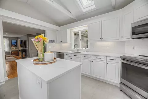 9 Macdonald Cir, Walpole, MA 02081 photo 17