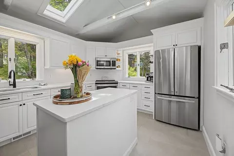 9 Macdonald Cir, Walpole, MA 02081 photo 15