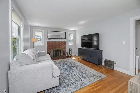 9 Macdonald Cir, Walpole, MA 02081 photo 4
