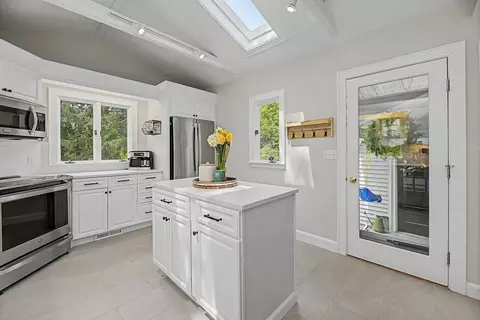 9 Macdonald Cir, Walpole, MA 02081 photo 13
