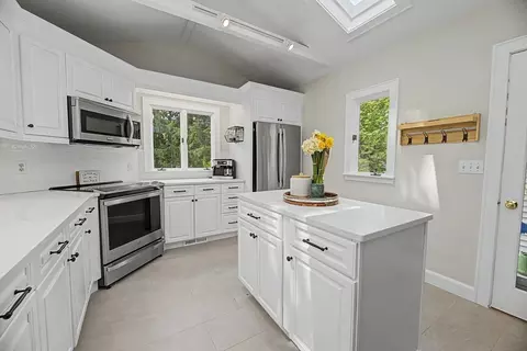 9 Macdonald Cir, Walpole, MA 02081 photo 16