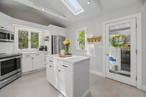 9 Macdonald Cir, Walpole, MA 02081 photo 12