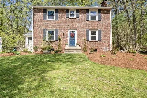 541 Flagg Hill Rd, Boxborough, MA 01719