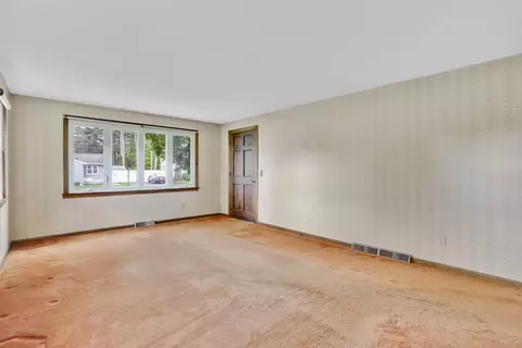 95 Old Lane Rd, Springfield, MA 01129 photo 4