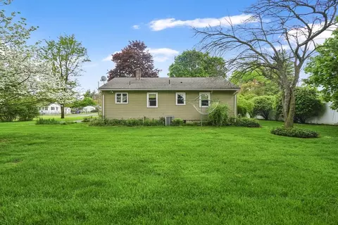 95 Old Lane Rd, Springfield, MA 01129 photo 2