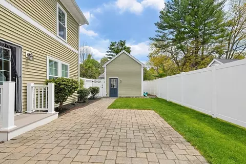 Exterior - 1362 Great Plain Ave #1, Needham, MA 02492 photo 3 of 4