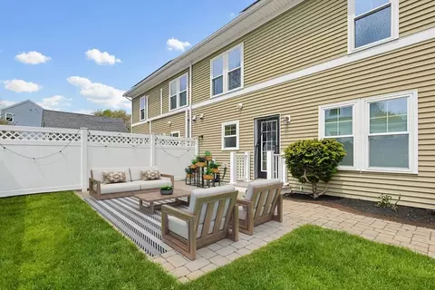 Exterior - 1362 Great Plain Ave #1, Needham, MA 02492 photo 2 of 4