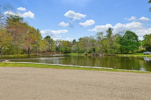 Exterior - 1362 Great Plain Ave #1, Needham, MA 02492 photo 4 of 4