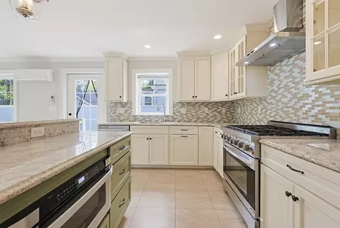 Kitchen - 1362 Great Plain Ave #1, Needham, MA 02492 photo 4 of 4