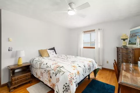 Bedroom - 9 Alpine Ct, Gloucester, MA 01930 photo 3 of 6