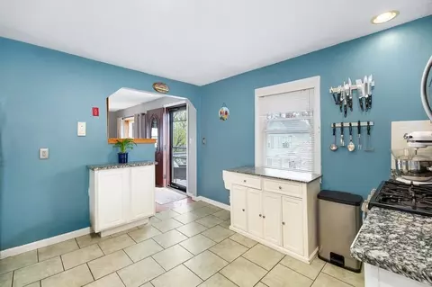 Entry Way - 9 Alpine Ct, Gloucester, MA 01930 photo 2 of 2