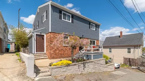 Exterior - 9 Alpine Ct, Gloucester, MA 01930 photo 2 of 11