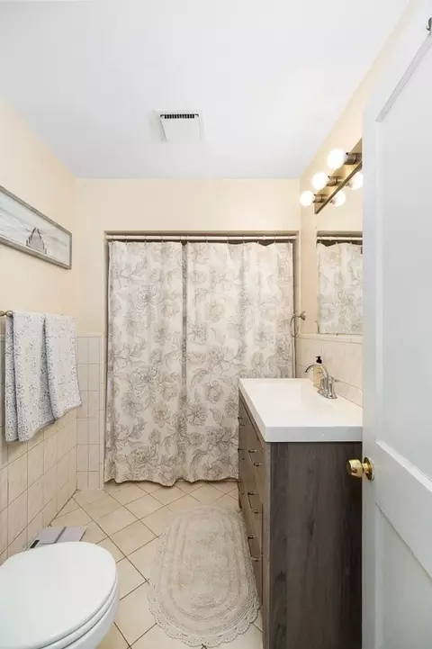 Bath - 9 Alpine Ct, Gloucester, MA 01930 photo 2 of 2