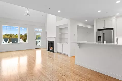 Living - 16 Taylor Dr #3003, Reading, MA 01867 photo 1 of 5