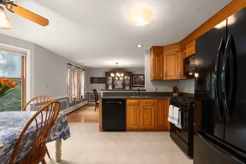 Kitchen - 5 Fort Apache Dr, Franklin, MA 02038 photo 3 of 3
