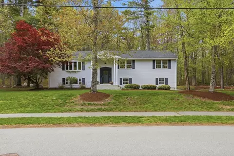 15 Harvard Dr, Bedford, MA 01730