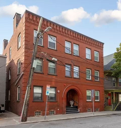 6 Porter Rd #1L, Cambridge, MA 02140
