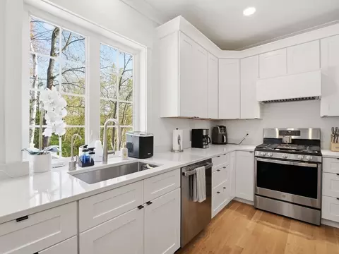 Kitchen - 1 Smith Rd, Sutton, MA 01590 photo 4 of 5