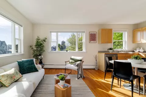 82 Munroe St #11, Somerville, MA 02143