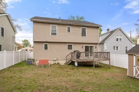 Exterior - 152 Ambrose St, Springfield, MA 01109 photo 12 of 15