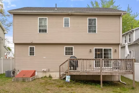 Exterior - 152 Ambrose St, Springfield, MA 01109 photo 10 of 15