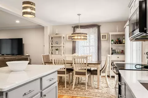 Dining - 152 Ambrose St, Springfield, MA 01109 photo 4 of 4
