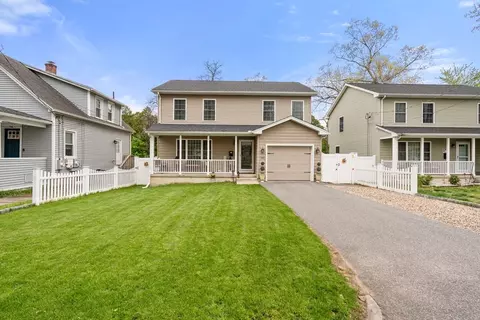 Exterior - 152 Ambrose St, Springfield, MA 01109 photo 6 of 15
