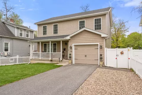 Exterior - 152 Ambrose St, Springfield, MA 01109 photo 7 of 15