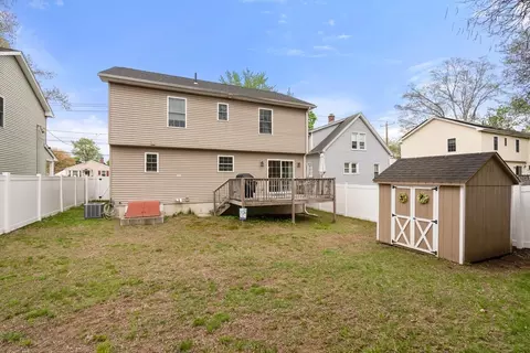 Exterior - 152 Ambrose St, Springfield, MA 01109 photo 13 of 15