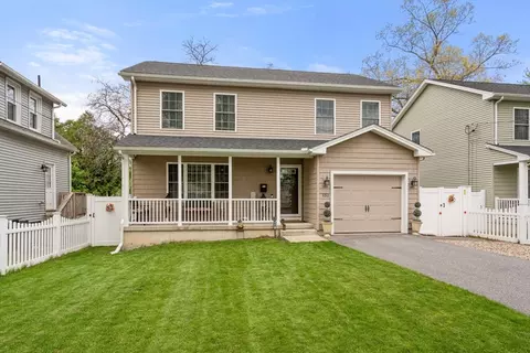 Exterior - 152 Ambrose St, Springfield, MA 01109 photo 3 of 15