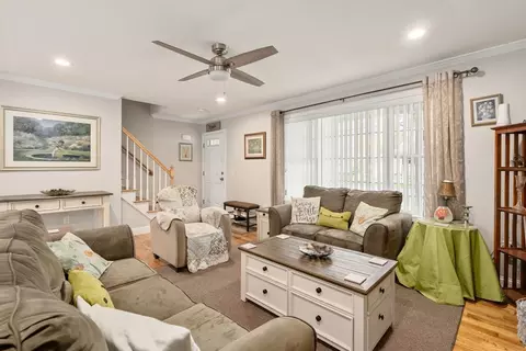 Living - 152 Ambrose St, Springfield, MA 01109 photo 2 of 2