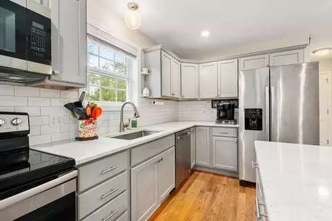 Kitchen - 152 Ambrose St, Springfield, MA 01109 photo 5 of 6