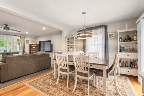 Dining - 152 Ambrose St, Springfield, MA 01109 photo 3 of 4