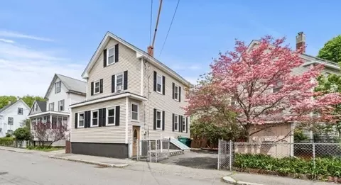 27 Park St, Woburn, MA 01801